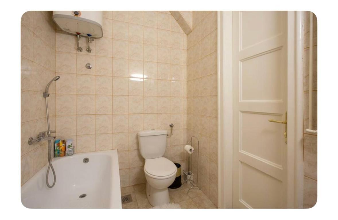 Luxury 8 Apartment